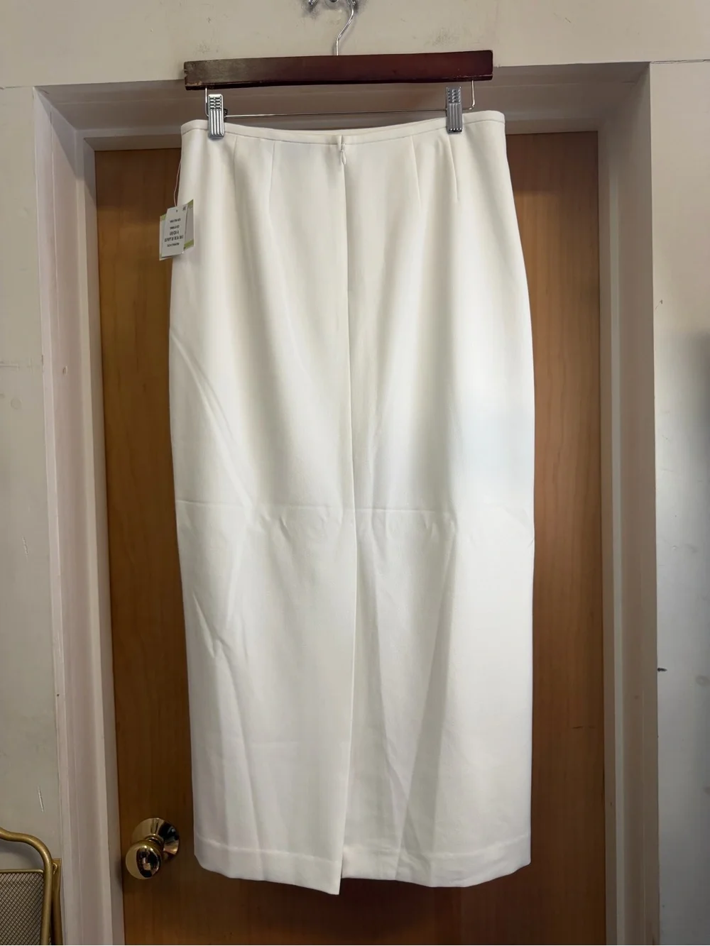 NWT! Kasper Women’s Ivory Pencil Skirt Career Office Wear. Size: 4